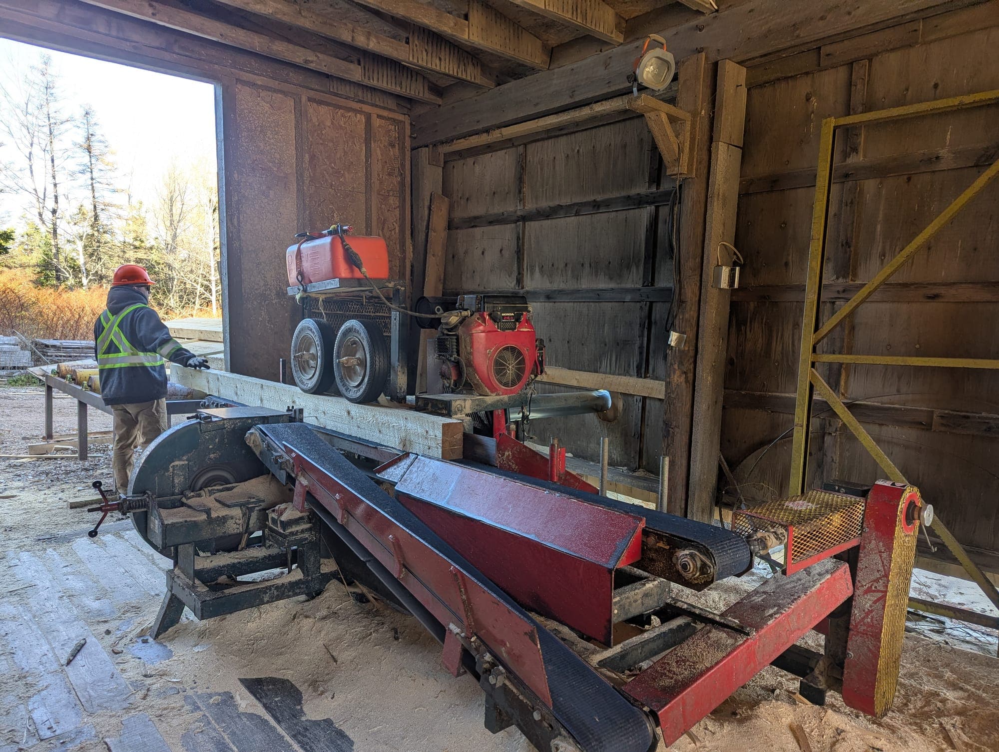 Custom re-sawing cants to customer specifications